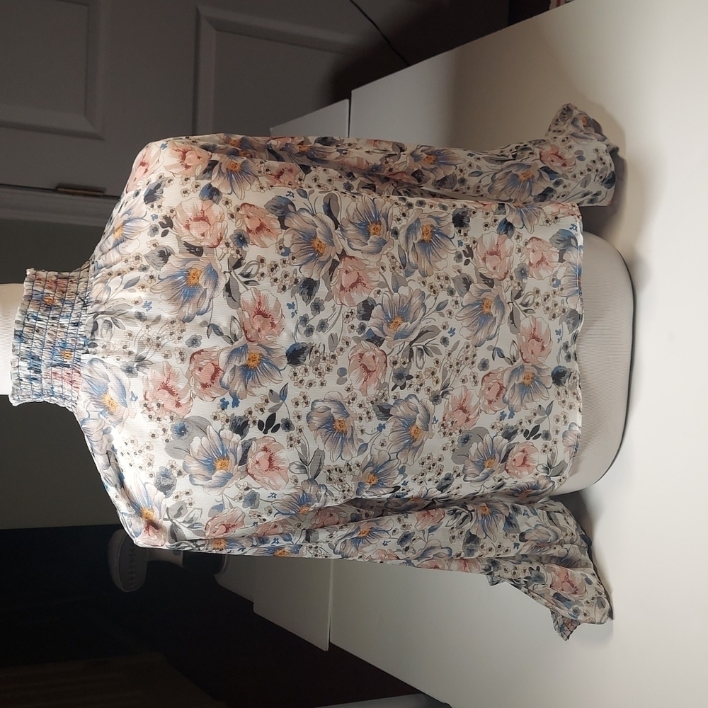 Elan Sheer Floral Blouse  Size M - Picture 6 of 11